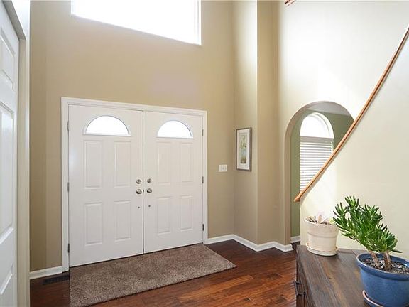 3rd image of 103 Winterbrook Dr
