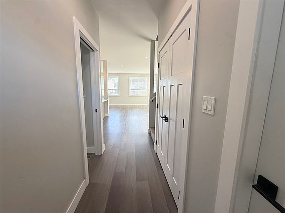 2nd image of 1611 Phillips St