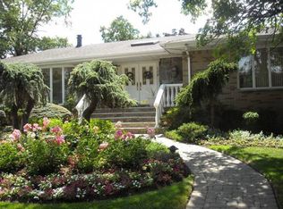 134 Charlotte Pl, Englewood Cliffs, NJ 07632