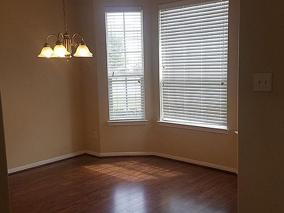 3rd image of 5911 Plantation Forest Dr