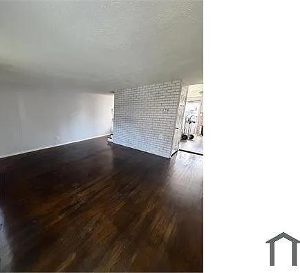 1115 Foxwood Ln — Photo 10