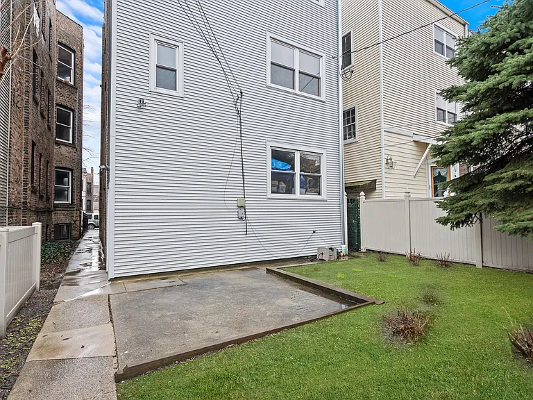 1336 W Cornelia Ave #2 — Photo 14