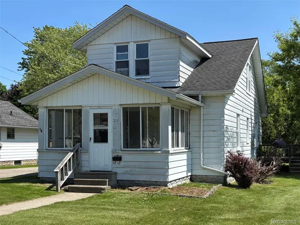 30 Lincoln St, Oxford, MI 48371