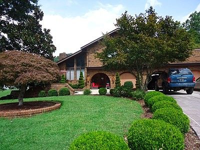 1st image of 725 Walnut Ave