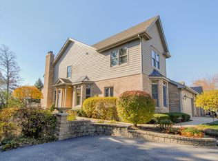 908 Oak Crest Ln, Saint Charles, IL 60175