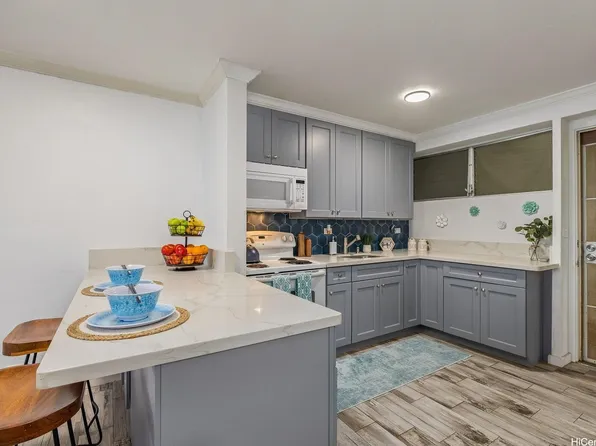 1423 Emerson St APT 111, Honolulu, HI 96813