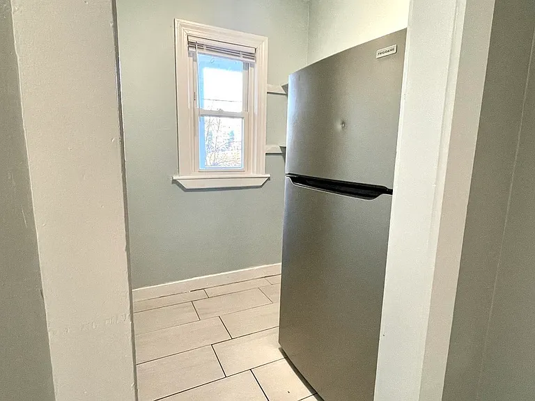 29 W Tremlett St #1 — Photo 14