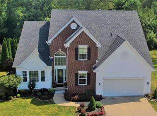 325 Fieldcrest Dr, Akron, OH 44333