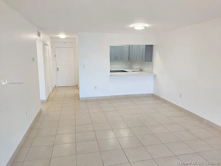 6970 NW 186th St #3-511 — Photo 2