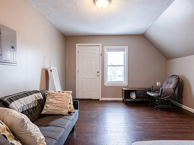 37 Argyle St #3 — Photo 4