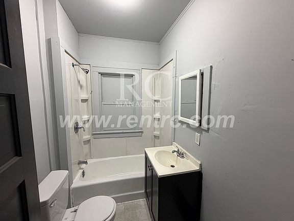 4th image of 422 Anderson St