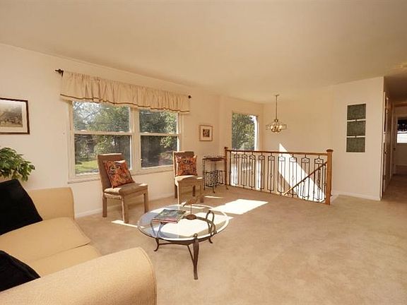 5th image of 1688 Lindenhall Dr
