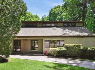 1198 Post Rd, Scarsdale, NY 10583