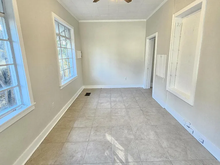 1711 Cherry St — Photo 13