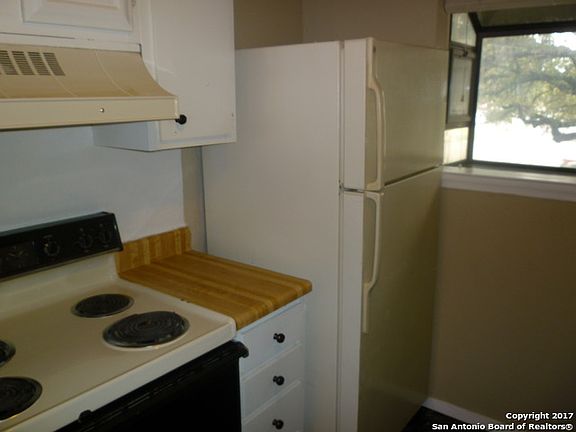 5th image of 3843 Barrington St