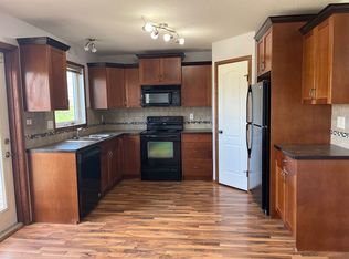 102 Jaspar Cres #A, Red Deer, AB T4P0E2