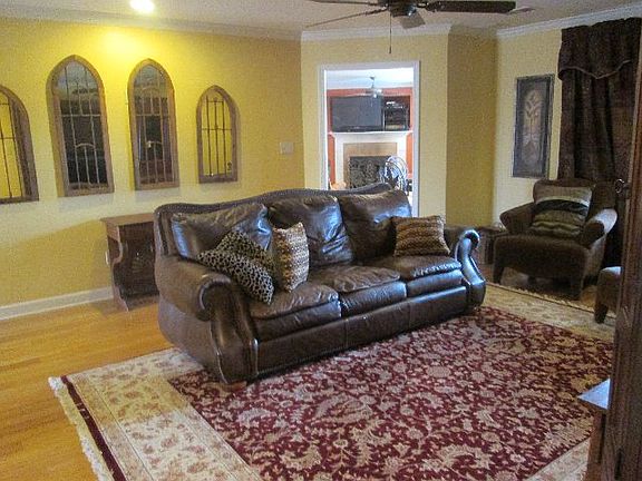 2nd image of 629 Koser Dr