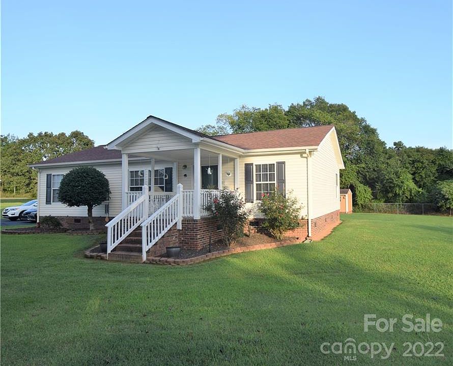 1st image of 101 Grand Acres Ln