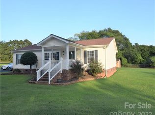 101 Grand Acres Ln, Maiden, NC 28650