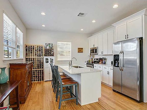 3rd image of 1301 Pauline St