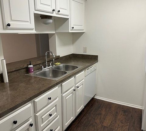 3rd image of 218 N Texas Blvd APT 201
