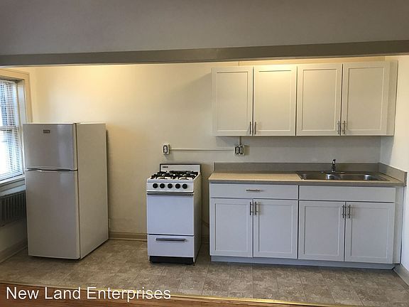 2nd image of 1835 N 2nd St APT 32