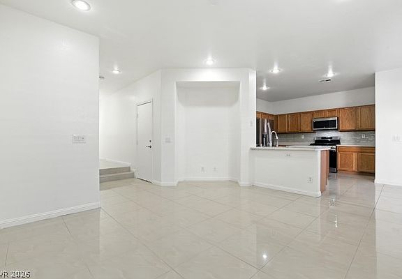 3rd image of 7369 Chrome Hill St