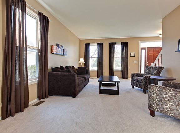 5th image of 259 Cambridge Dr