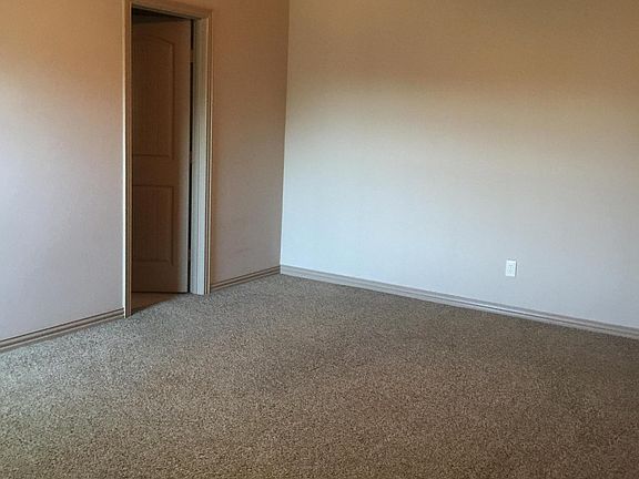 4th image of 11608 Mathew Ln