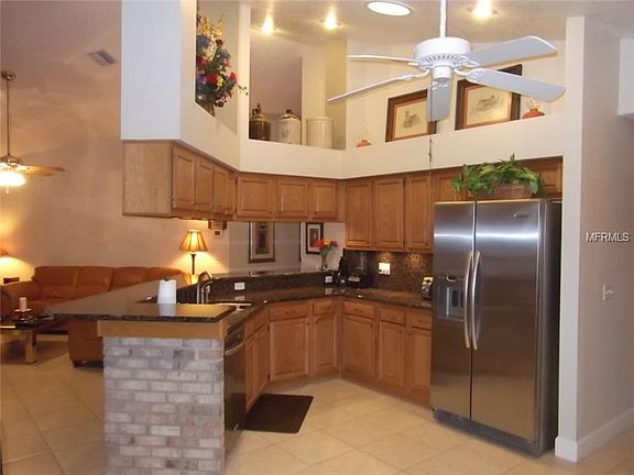 4th image of 9711 Bay Colony Dr