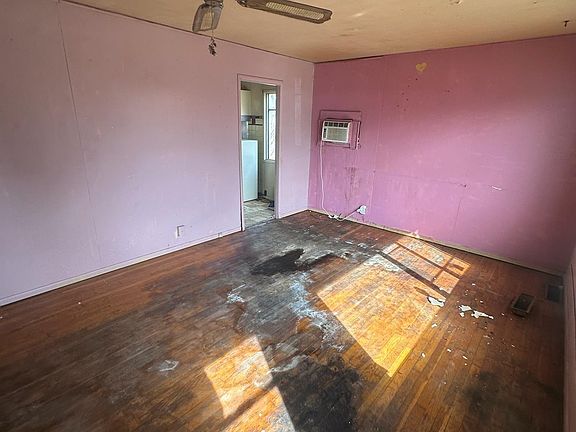 4th image of 414 Hughes St