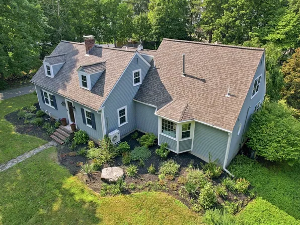 26 Concord Rd, Acton, MA 01720