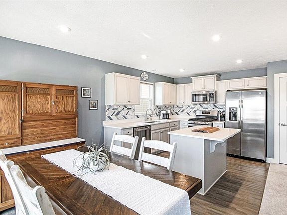 3rd image of 570 Buchloe Dr