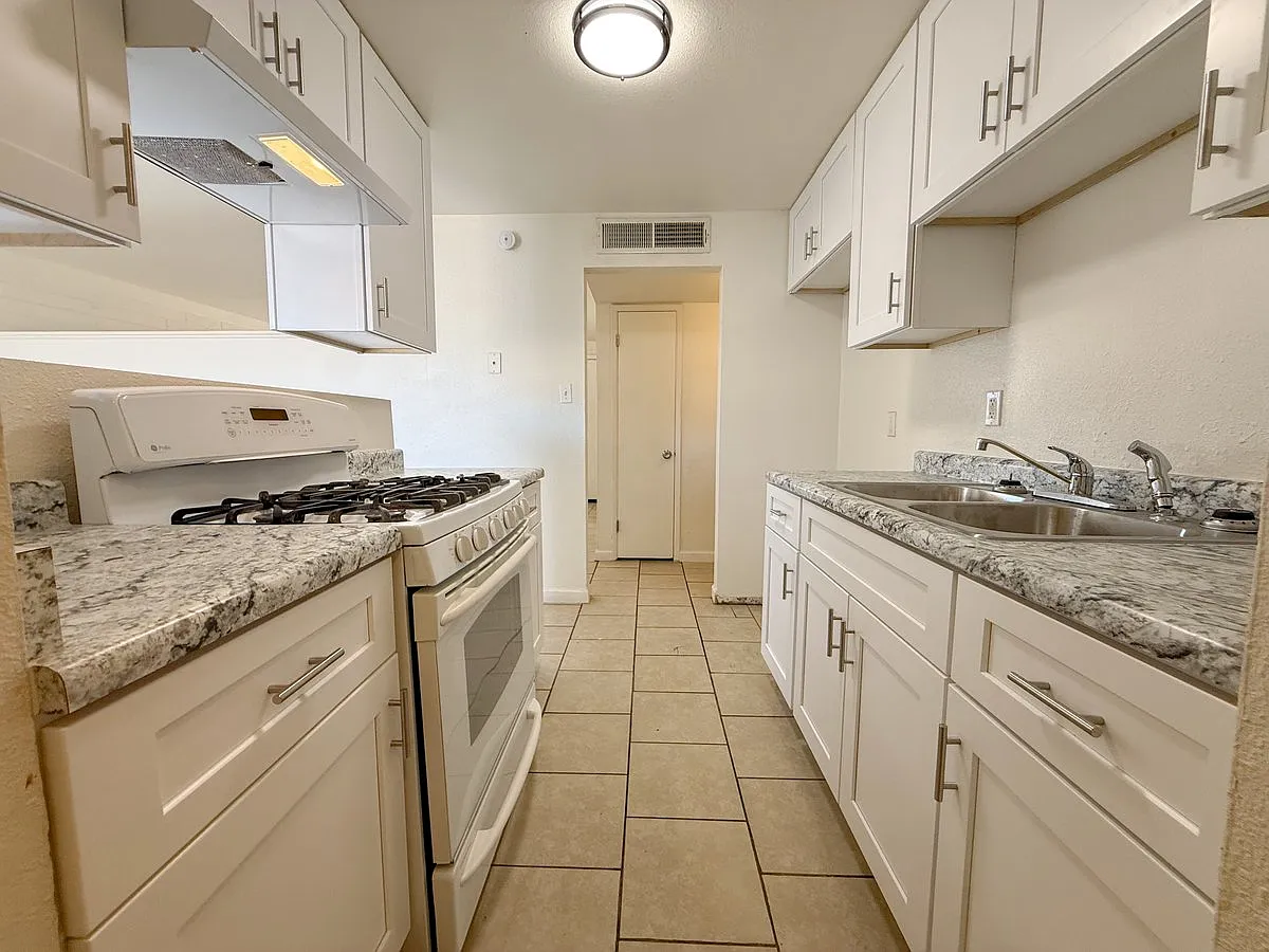 7202 W. Glenrosa Ave. — Photo 4