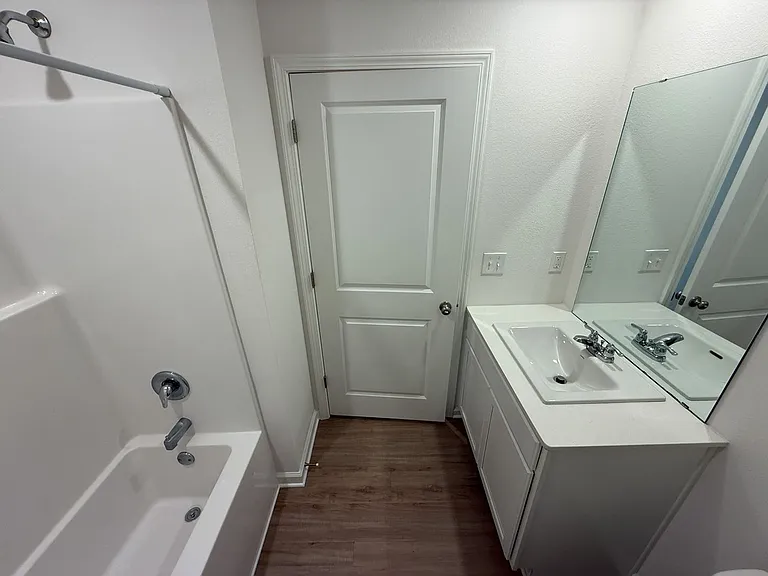4615 Carlstrom Ln — Photo 12