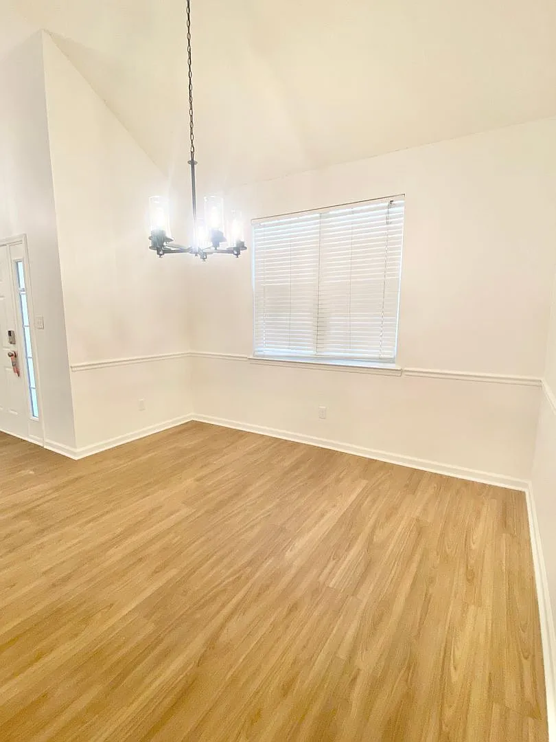 Large 5 BR Home in a cul de sac neighborhood in Pooler,Ga! — Photo 3