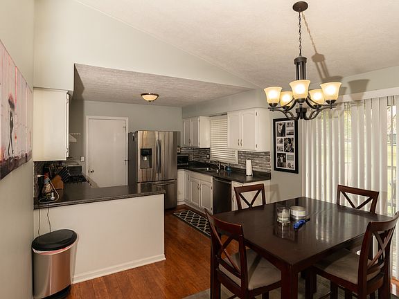 2nd image of 10759 China Berry Ln