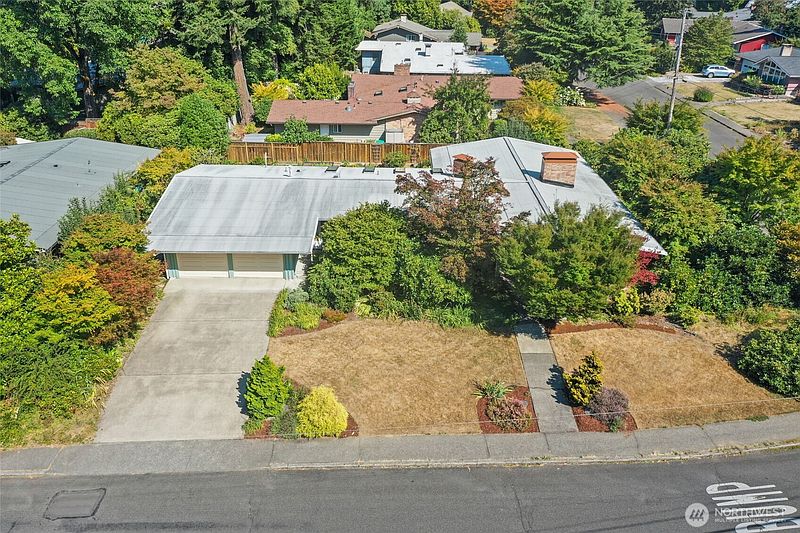 3rd image of 2406 Fir Street SE