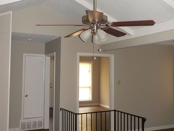 3rd image of 4034 Windermere Dr