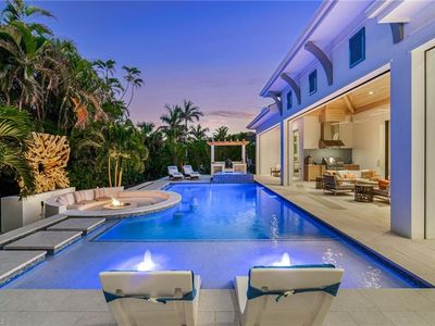 3290 Crayton RD, Naples, FL, 34103