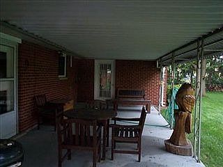 4th image of 8 Shadybrook Dr