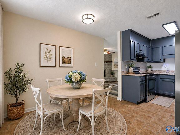 3rd image of 3613 White Oak Way SW