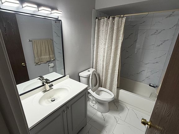 5th image of 495 McHenry Rd APT 1B