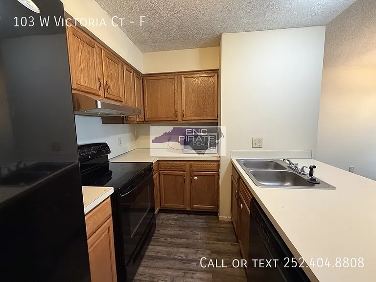 103 W Victoria Ct #F — Photo 2
