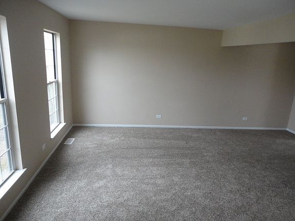 2nd image of 1986 Redwood Dr