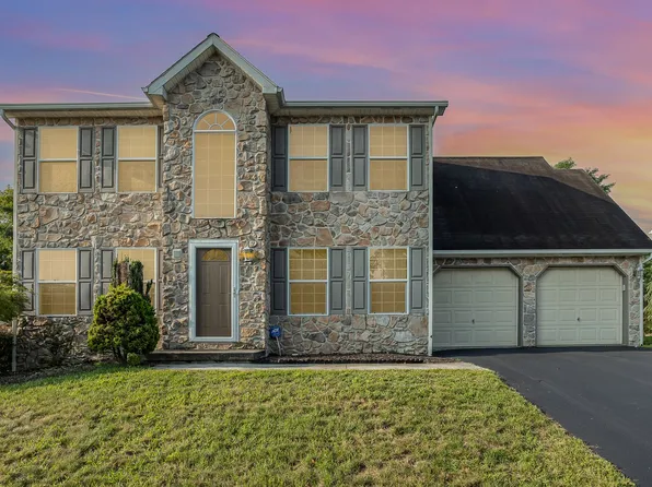 2332 Aspen Way, Harrisburg, PA 17110