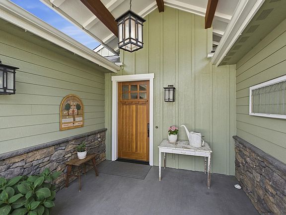 4th image of 2604 S Seabiscuit Dr