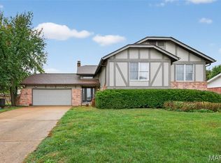 7828 Kenrick Manor Dr, Saint Louis, MO 63119