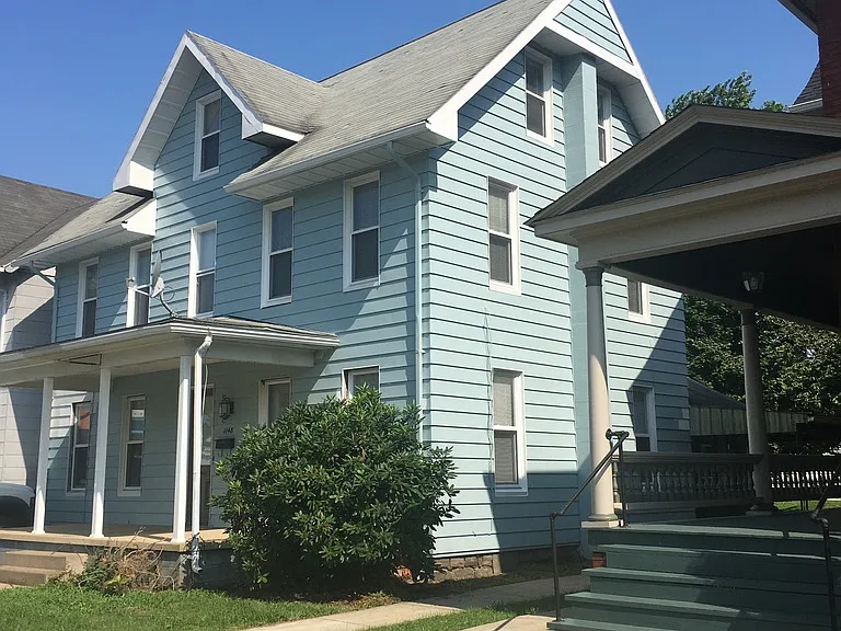 1148 Memorial Ave — Photo 2