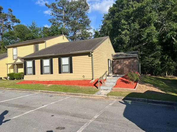 129 Sandalwood Cir, Lawrenceville, GA 30046